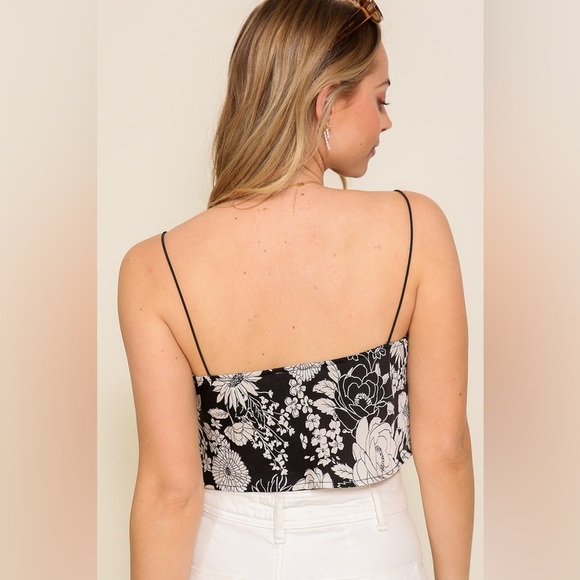 Satin Floral Bungee Strap Cropped Tank Top - Picture 8 of 15